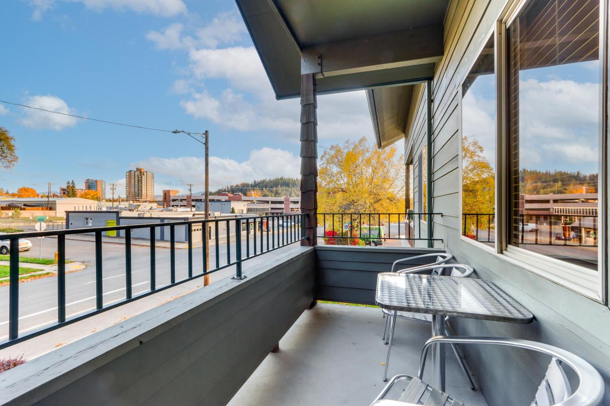 Modern Coeur Dalene Getaway Condo Walk Downtown! Коур-Д'Ален Екстер'єр фото