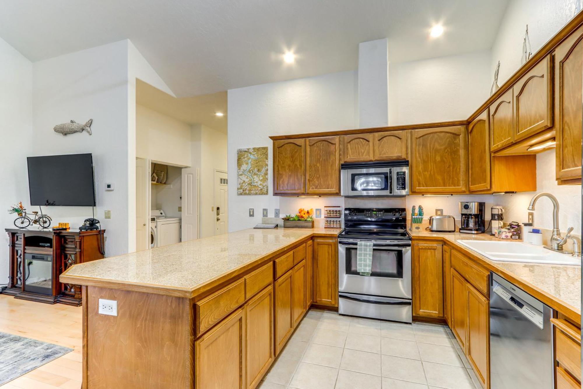Modern Coeur Dalene Getaway Condo Walk Downtown! Коур-Д'Ален Екстер'єр фото